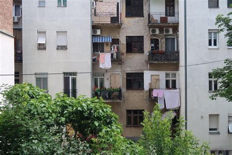 Srbin na Bežanijskoj Kosi postavio kameru na spoljnu jedinicu klima