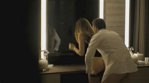 Riley Keough Nude Explicit Sex Scenes Scandal Planet