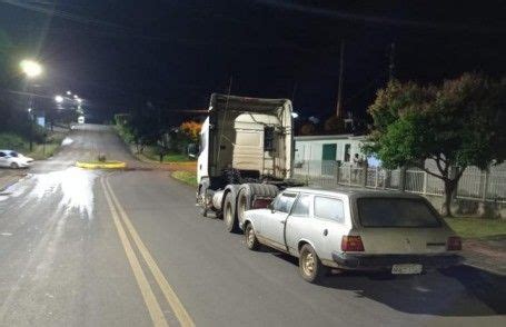 Motorista Embriagado Colide Contra Caminh O Estacionado Em Xanxer