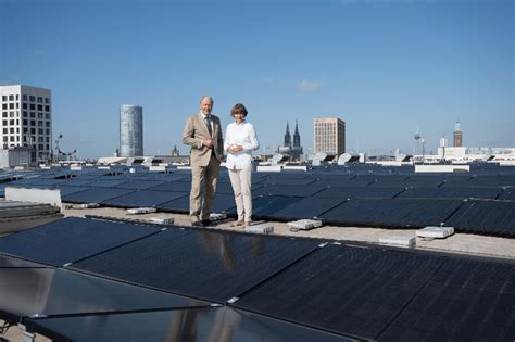 La KOELNMESSE pone en marcha la mayor instalación fotovoltaica urbana