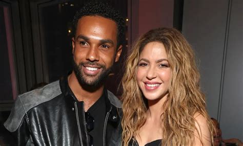 Shakira En Couple Avec Lucien Laviscount Ils Se Voient Mais