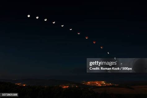 Solar Eclipse Timelapse Photos and Premium High Res Pictures - Getty Images