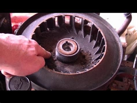 How To Remove The Flywheel On A Lawn Tractor With Briggs Stratton