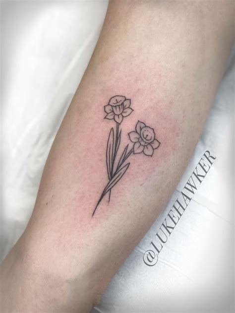 Small Minimal Daffodil Tattoo By Lukehawker Daffodil Tattoo Fine