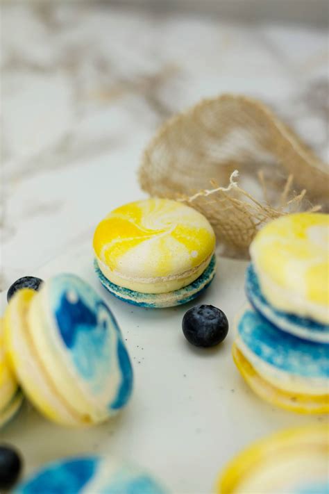 Zitronen Und Blaubeer Macarons Marion S Kaffeeklatsch