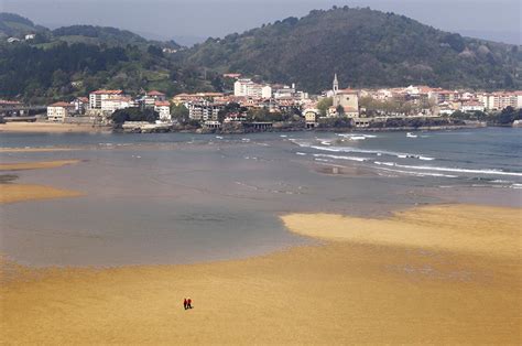 Mundaka Alquiler De Coches Baratos Y Furgonetas En Bilbao Y Vitoria
