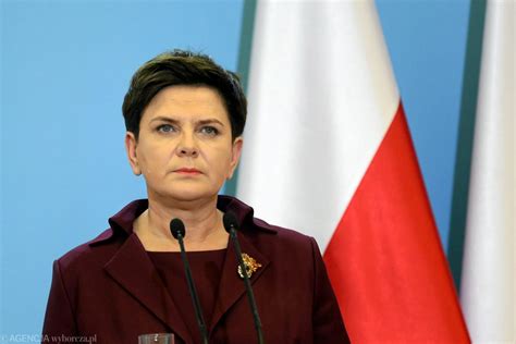 Niemal tyle samo zwolenników co przeciwników rządu Beaty Szydło SONDAŻ