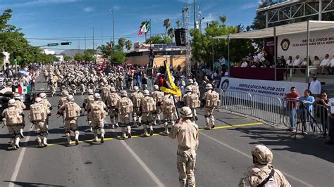 Encabeza gobernador Alfonso Durazo desfile cívico militar por el 213