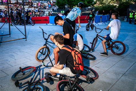 Acrobacias En Bicicleta Y La Música Más Actual Se Adueñan Del Parque De