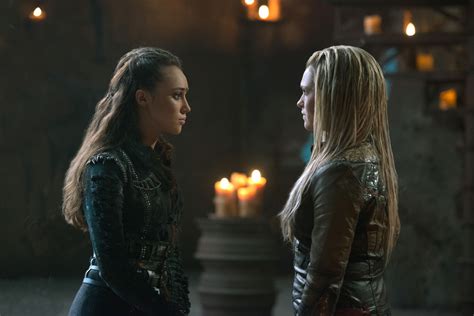 The 100 Lexa And Clarke The 100 Pinterest Clexa Commander Lexa