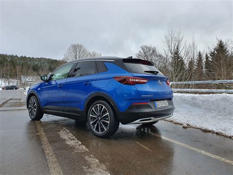 Essai Opel Grandland X Hybrid4 2020 un SUV rechargeable éclectique