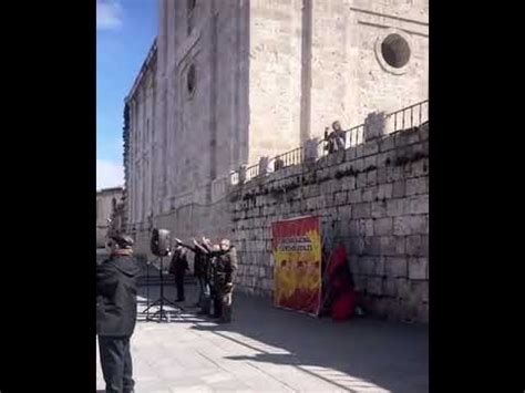 Píldoras Anti Masonería Los falangistas cantan el Cara al Sol en