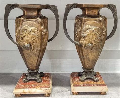 ANTIQUE PAIRE URNES vases régule sculpture lion feuillages marbre pots