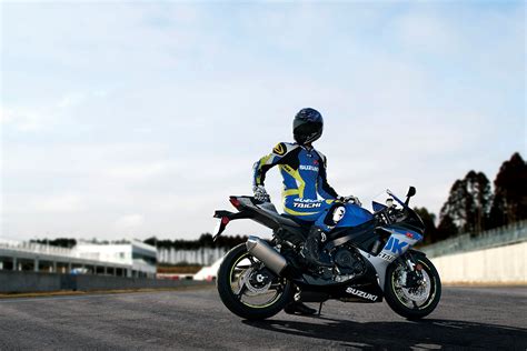 Suzuki Gsx R R Z Specs Features Photos Bestmotosport