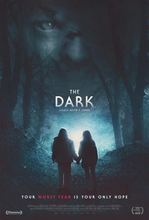 The Dark Erzählt Von Einem Untoten Mädchen Und Ihrer Freundschaft Zu