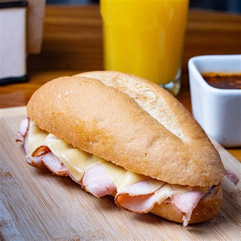 Tortas De Jamon Con Queso