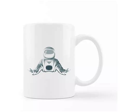 Caneca Porcelana Astronauta Silhueta Bracos Abertos Parcelamento Sem