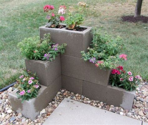 38 Ways To Decorate Your Garden Using Cinder Blocks GODIYGO