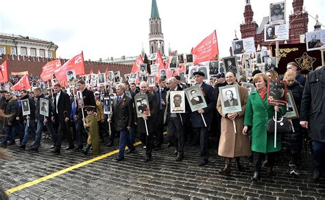 Владимир Путин принял участие в акции «Бессмертный полк» • Президент России