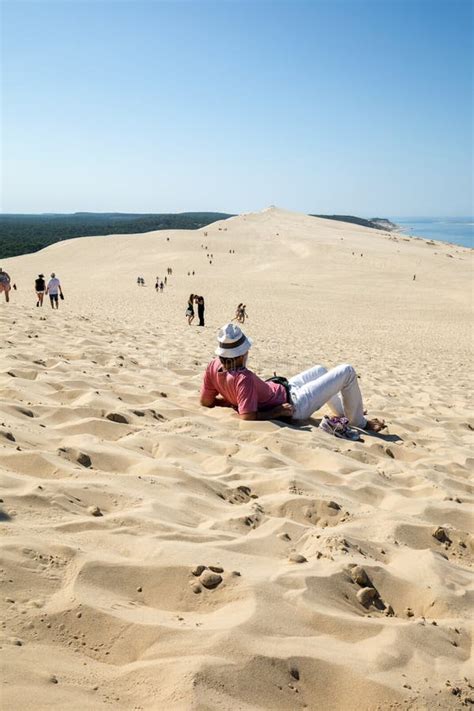 La Gente En La Duna Del Pilat La Duna De Arena M S Alta De Europa