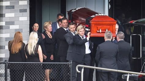 Family, friends farewell 'Superman' Shane Warne in private funeral in Melbourne | Crickit