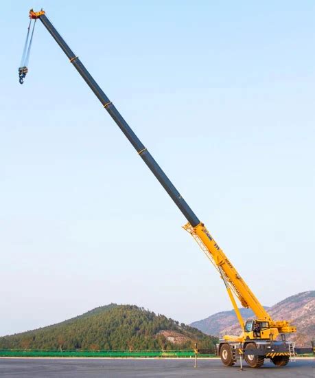 XCMG High Performance Mobile Crane Xcr70 70 Ton Rough Terrain Crane