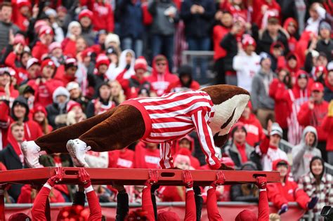 Wisconsin Badgers Football Recruiting Uw Offers Rangy Cb Saboor Karriem Out Of New Jersey