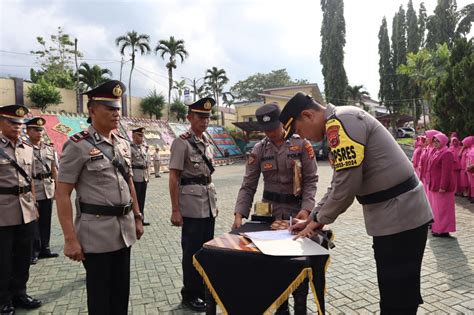 Kapolres Tanggamus Pimpin Sertijab Kabag SDM Dua Kasat Dan Dua Kapolsek