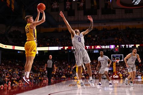 Minnesota Gopher Basketball Downs Northwestern Wildcats 77 60 Big Ten