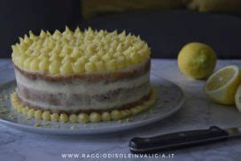 Naked Cake Al Limone Fresca Ed Elegante Raggio Di Sole In Valigia