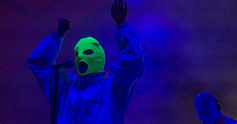 Pussy Riots nya låt går till mot det ryska valet SVT Nyheter