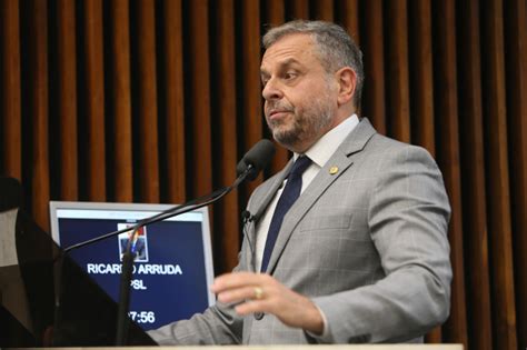 Assembleia Legislativa do Paraná Notícias Deputados reagem à