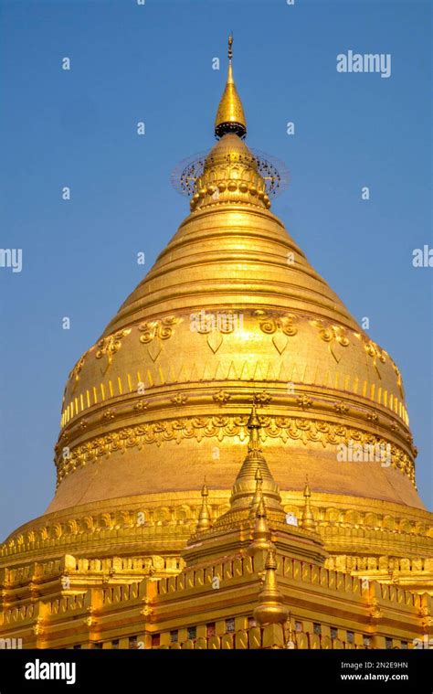 Shwezigon Pagoda, Bagan, Myanmar Stock Photo - Alamy