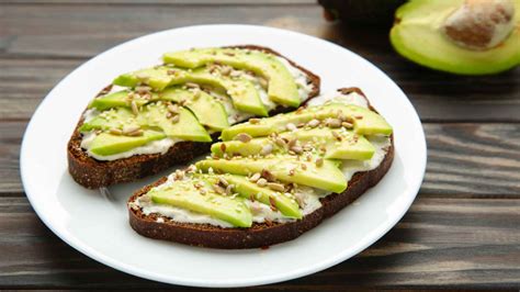 El secreto de la tostada de aguacate por qué no engorda si tiene más