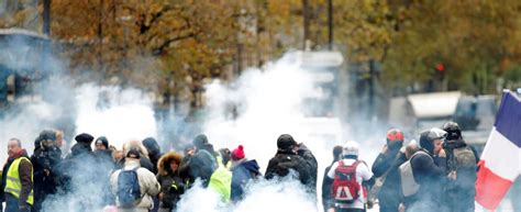 Tensioni E Scontri A Parigi Tra Gilet Gialli E Polizia Un Anno Dopo L