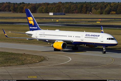 TF ISJ Icelandair Boeing 757 256 WL Photo By Tomas Milosch ID 902954