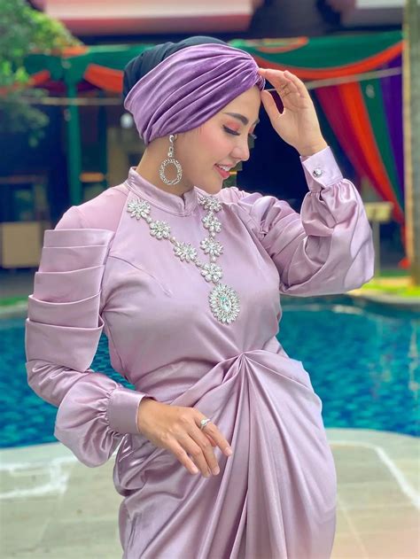 6 Gaya Seleb Pakai Kaftan Bisa Jadi Inspirasi Lebaran Hot Liputan6