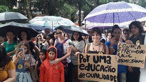 Protestos pela educação podem levar à maior greve geral da Política