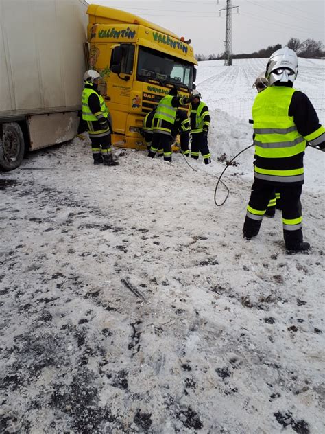 Lkw Bergung Auf S31 Auffahrt Freiwillige Feuerwehr Weppersdorf