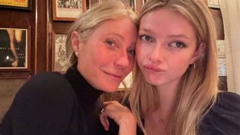 See How Gwyneth Paltrow S Daughter Apple Martin Recycled Her Mom S Infamous 2002 Oscars Dress