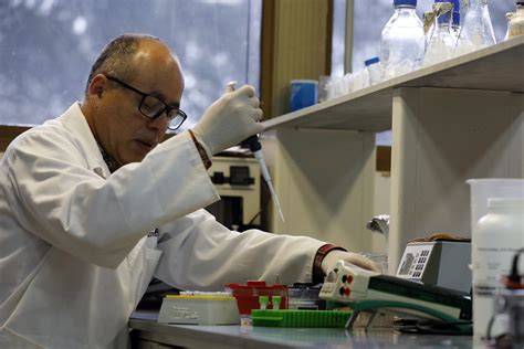 05 09 2023 LABORATORIO BIOTECNOLOGÍA Fundación Instituto de