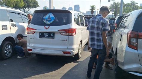 Warga Majalengka Kapok Parkir Sembarangan Di Monas Ban Mobilnya