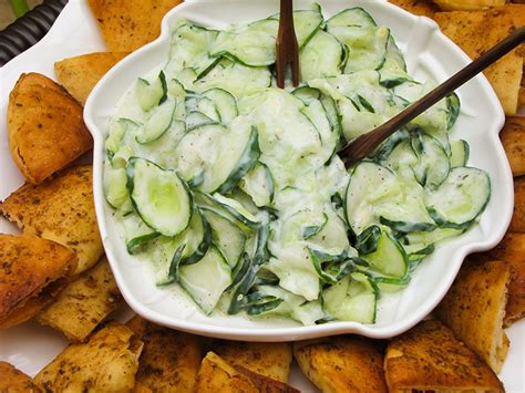 Receita De Salada S Ria De Pepino E Iogurte Cozinha Travessa