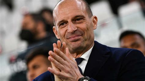 Juventus Hellas Verona Allegri Cambia Modulo All Attacco Le