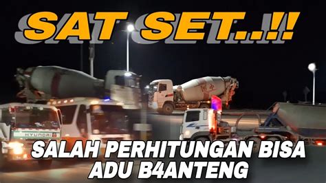 Truk Molen Hampir Adu Banteng Bus Malam Nyalip Kontainer Youtube