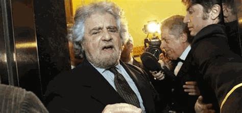 Legge Elettorale Grillo Allattacco La Stampa