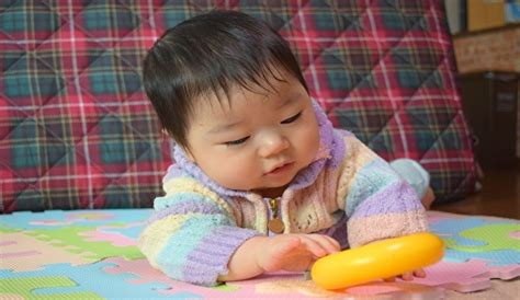 生後2週間〜3か月の赤ちゃんが賢い子に育つポイントとは？【賢い子は1歳までの眠りで決まる】 ラブすぽ