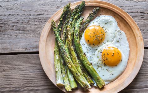 Ricetta Asparagi Con Le Uova E Pancetta