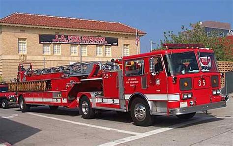 Lafd Truck 35 Tda Tractor Drawn Aerial Ladder Fire Trucks Fire