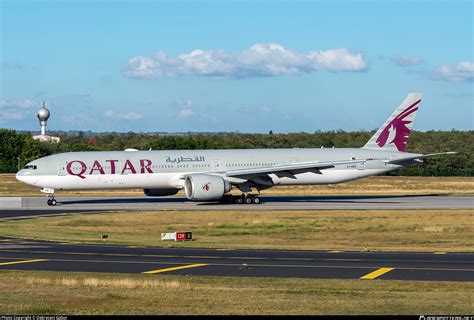 A Beb Qatar Airways Boeing Dzer Photo By Debreceni G Bor Id